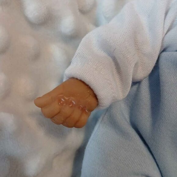 10" Realistic Doll Reborn Style Baby Boy Girl Kids Toy Collectable ADG Ashton Dr - Picture 6 of 10